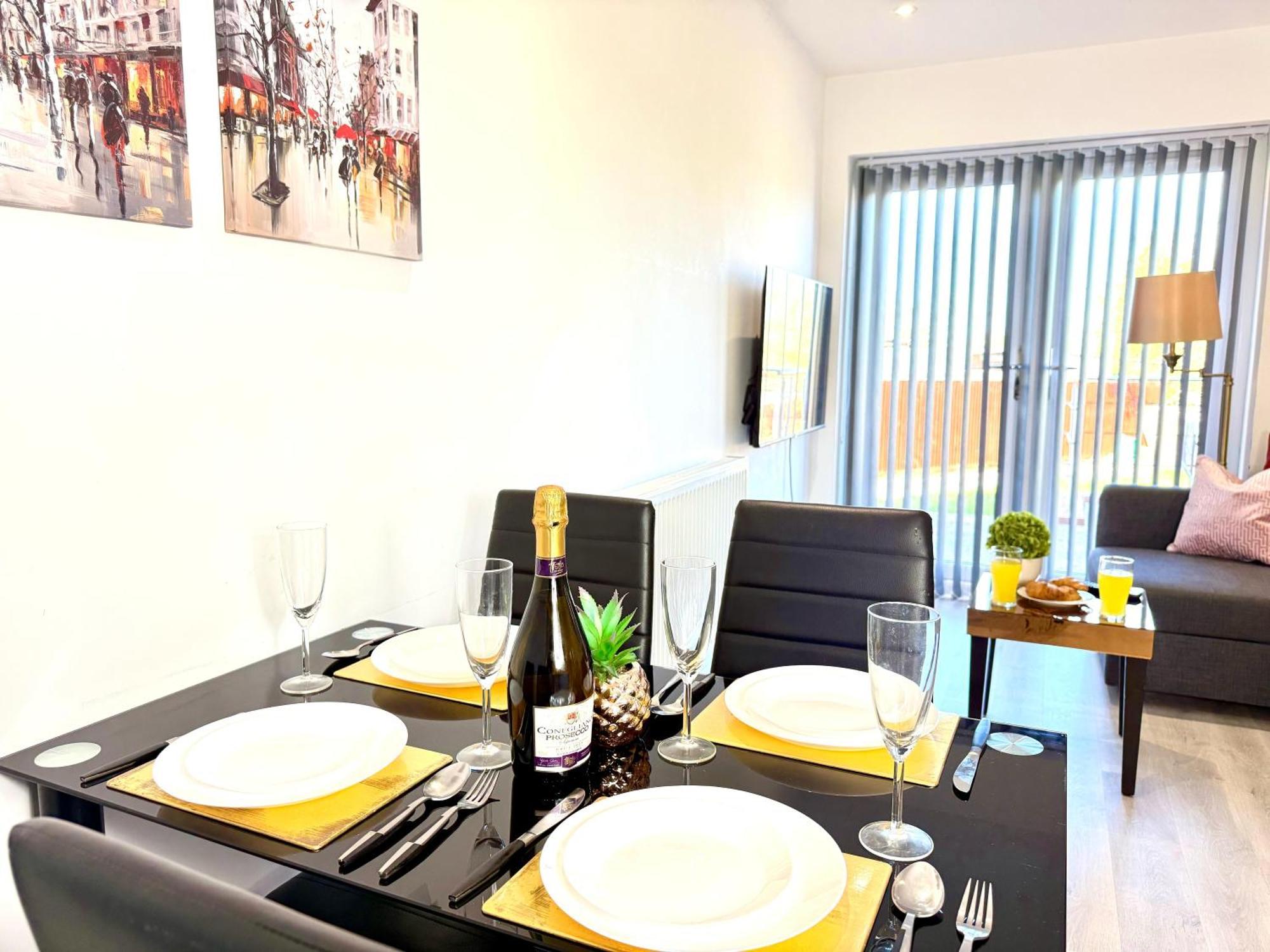 Hazel 1-Bedroom Cousy Flat, Parking, Wifi, Prime Location, Close To Blenheim Palace & Oxford คิดลิงตัน ภายนอก รูปภาพ